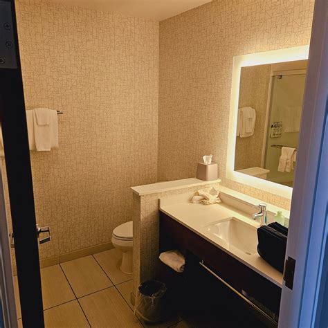 HOLIDAY INN EXPRESS & SUITES ALPENA - DOWNTOWN BY IHG - 2026 Hotel ...