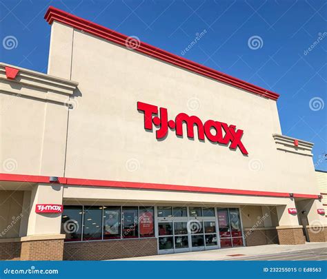 BAXTER, MN - 1 SEP 2021: Store Front of TJ Maxx in Sunlight Editorial Image - Image of business ...