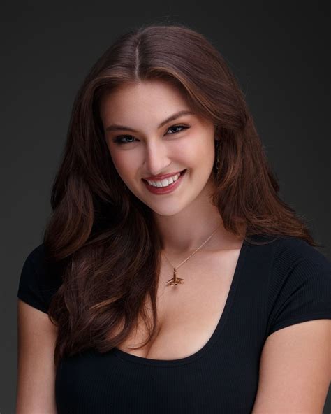 Rachel Pizzolato Shines in Stunning Photoshoot March 2025 • CelebMafia