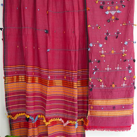 Handloom Bhujodi Kala Cotton - Garnet Grace – EthnicElement