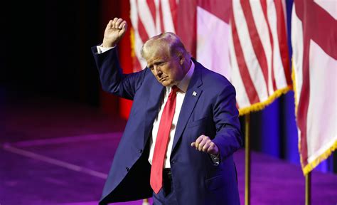 Trump lashes out at prosecutors, Biden, DeSantis in Alabama speech ...