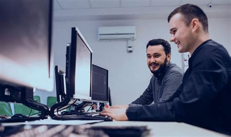 +HelloWorld Code in Visual Studio 2022 Code 的图像结果