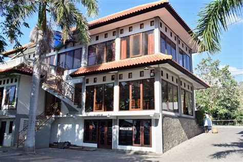 BARU DUA BEACH HOTEL AND RESTAURANT (Banyuwangi, Java) - Lodge Reviews ...