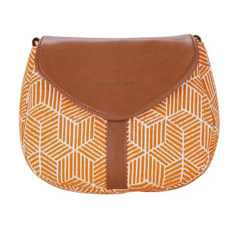 The Curvy Sling Bag (Mellow) – Hamelin