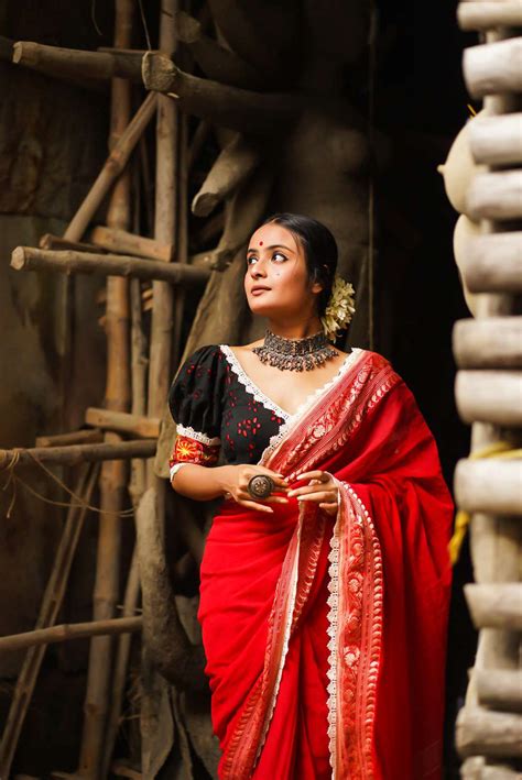 Monri | Shop Latest Collection of Readymade Blouses, Sarees Online – monri