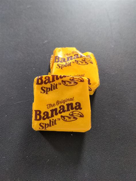 Amazon.com : Banana Splits By Necco Retro Candy - 1 Pound Bag Of ...