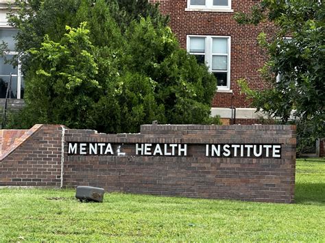 Exploring the Abandoned Griffin Memorial Hospital in Norman, Oklahoma - To the place