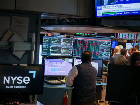 Dionice rastu nakon Trumpovih izjava o Grenlandu | Bloomberg Adria