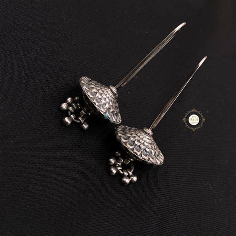 Embossed Ghungroo Hoop Earring – The Chandi Studio