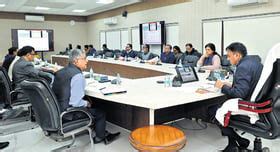 Union minister reviews EPFO performance