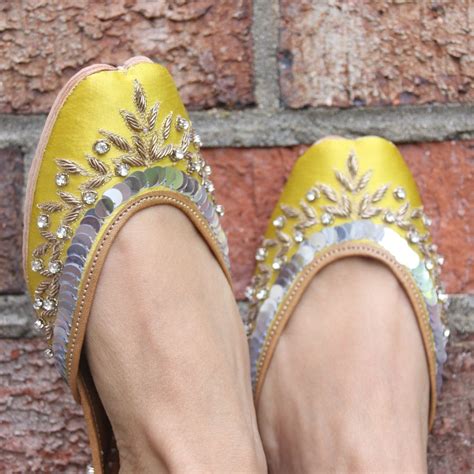 DIAMOND: Handcrafted Lemon Green Colour Punjabi Jutti for Ladies Online ...