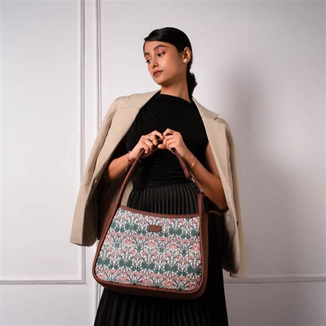 Multicolor Mandala Print Sleek Shoulder Bag