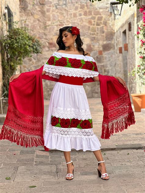 Mexican Woman Traditional Dress 170 Traditional Mexican Hairstyles For