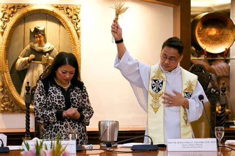 May Parsons, the Filipina nurse who administered the first Covid ...