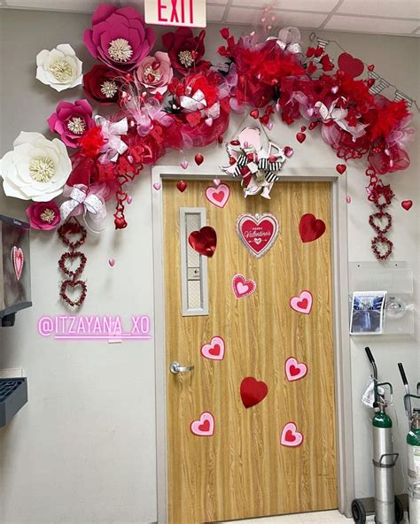 21 Heartwarming Valentine's Door Decorations to Welcome Love Home