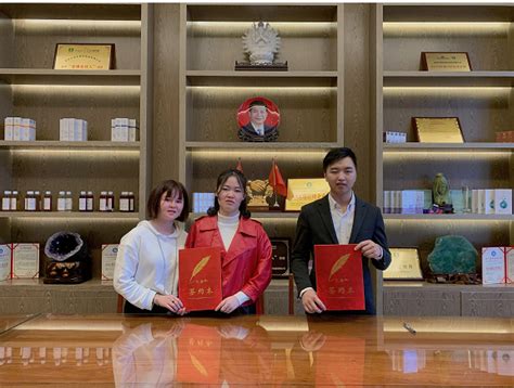恭喜湖南衡阳市罗氏姐妹花成功签约翌芙莱。