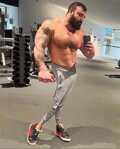 For the love of god, don’t be like this guy and skip leg day : r/GymMemes