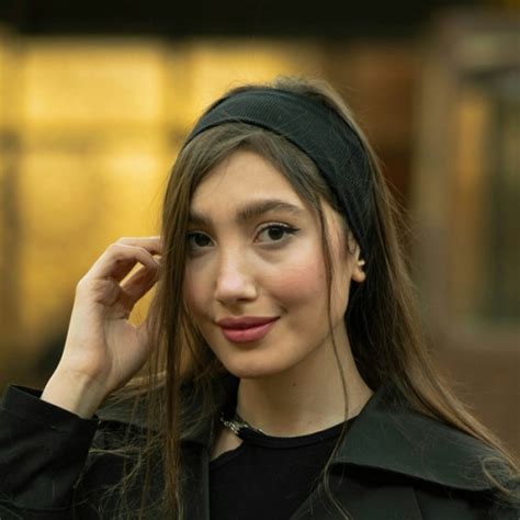 Olivia - Singing teacher - ₹2439/h