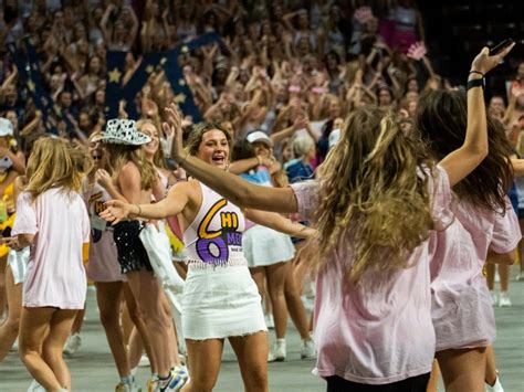 PHOTOS: Bid Day 2022 - The Daily Gamecock at University of South Carolina