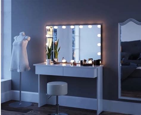 Top dressing table mirror ideas for modern homes