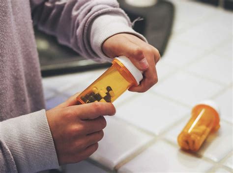 Doctors Are Prescribing Fewer Opioids But Rates Remain High, CDC Says ...