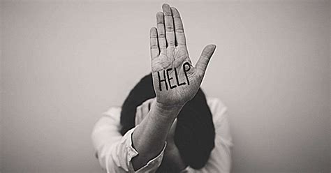 A Domestic Violence Hand Sign | Femina.in