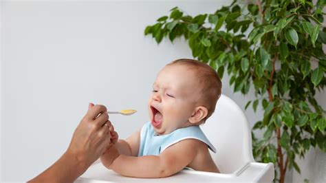 Introducing Solids To Baby’s Diet? Don’t Make These Common Mistakes