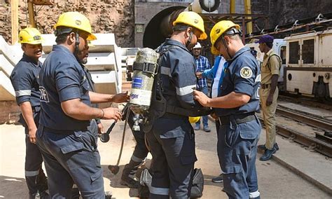 Cadaver dogs to be deployed in SLBC tunnel in T'gana as rescue ...