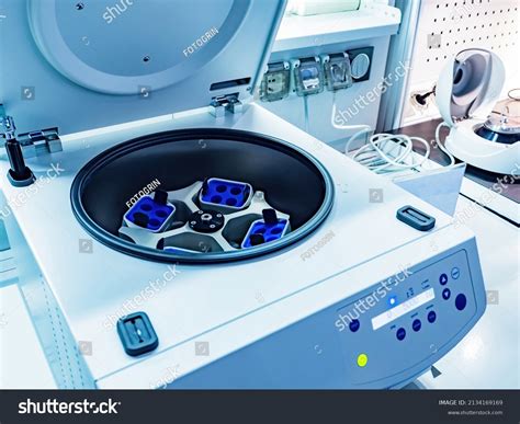 7,414 Laboratorio Centrifuga Images, Stock Photos & Vectors | Shutterstock