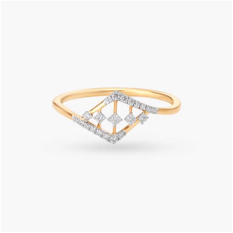 Buy Stylish Diamond Solitaire Rings For Men & Women Online | Tanishq