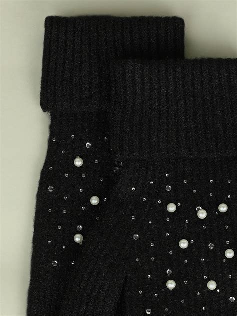 Embellished Pearl Gloves