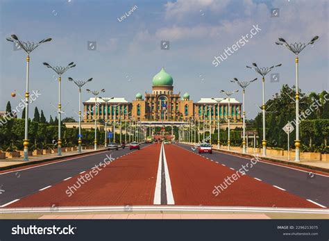 12,965 Travel Landmarks Putrajaya Images, Stock Photos & Vectors | Shutterstock