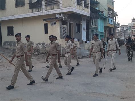 In Khambhat, Akik's trader attacked me saying why are you selling goods ...