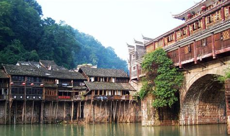 China’s Fenghuang Ancient City: Remarkable example of what villages ...