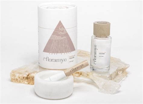 Celestial-Themed Facial Mask Kits : facial mask kit