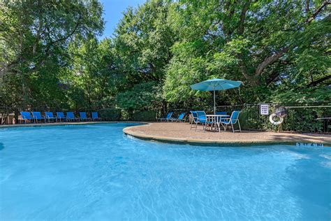The Woods of Five Mile Creek - Apartments in Dallas, TX