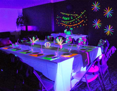 THREElittleBIRDS' : Neon/Glow in the Dark Birthday Party