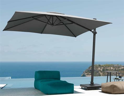 Best Cantilever Umbrella With Wheeled Base at Jose Huggins blog