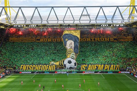 BVB-Fans verzaubern die Südtribüne gegen Union mit XXL-Choreo