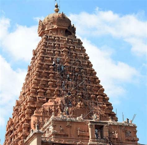 Brihadeeswara temple of Thanjavur, Tamil Nadu - language controversy ...