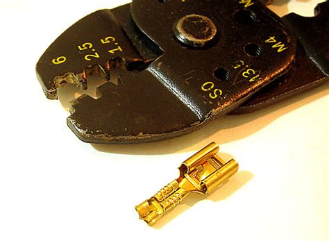 How to Fix Power Window Switch 的图像结果