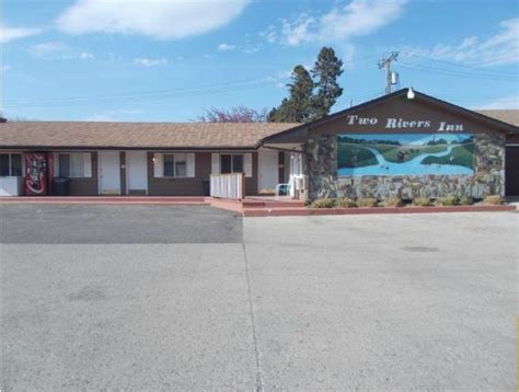 TWO RIVERS INN WEST (Jamestown) - Motel Reviews, Photos, Rate ...