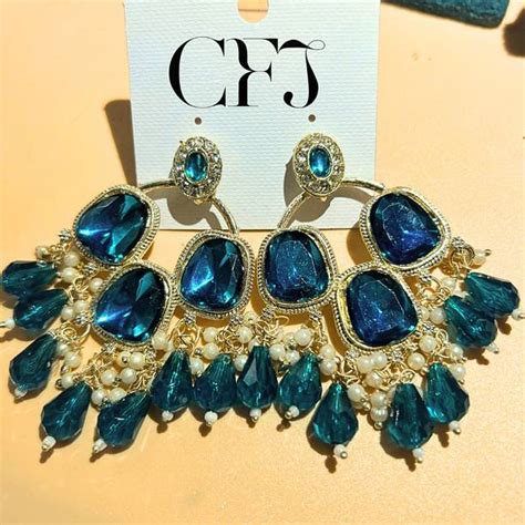 Earrings - Upto 50% to 80% OFF on Latest Earrings Designs Online For ...