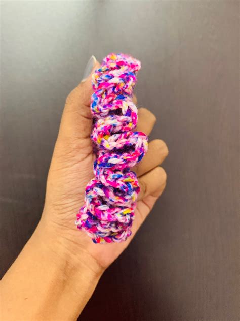 How to Make a Scrunchie – Crochet Now India