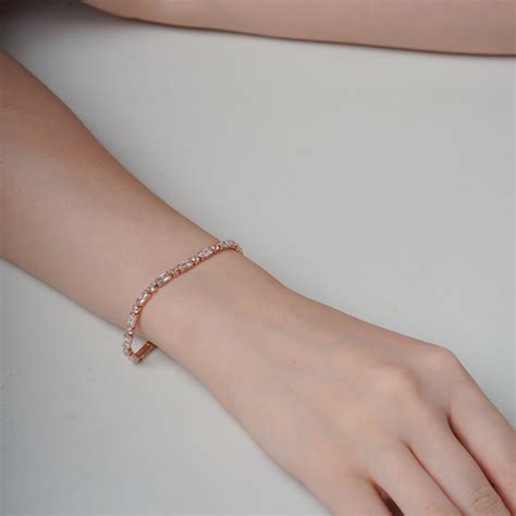 Ridhira Womens Bracelet GWB -35 – Ginostone