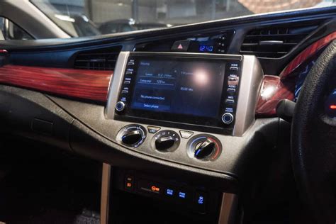 Buy Used Toyota Innova Crysta 2.4G: Elegantly Luxurious