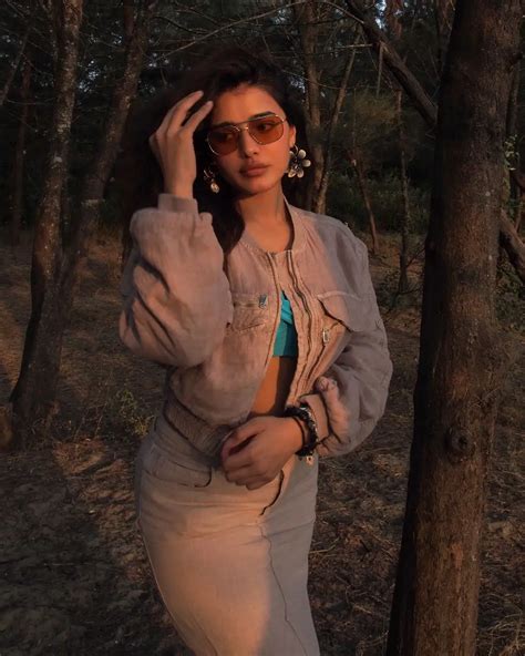 Ketika Sharma : స్టైలిష్ హాట్ ఫోజులతో కేక పుట్టిస్తున్న కేతిక శర్మ ...