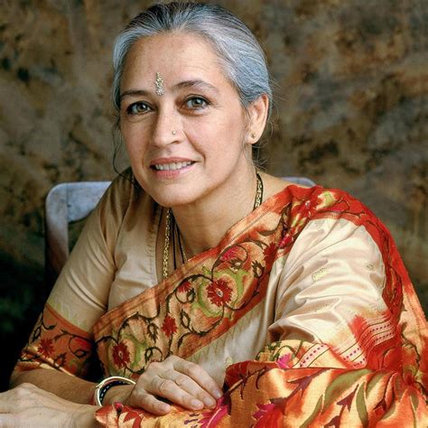 Nafisa Ali climbs to 11,000 feet near Rohtang Pass amid cancer battle