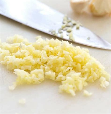 How Much Is 2 Cloves Of Garlic Minced In Teaspoons – Power Up Cook