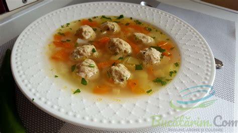 Ciorba de vara cu perisoare de pui